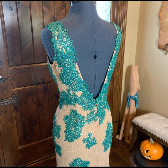 JOVANI Tan & Teal Lace Overlay Gown Size 4 #90164 - Picture 8 of 14